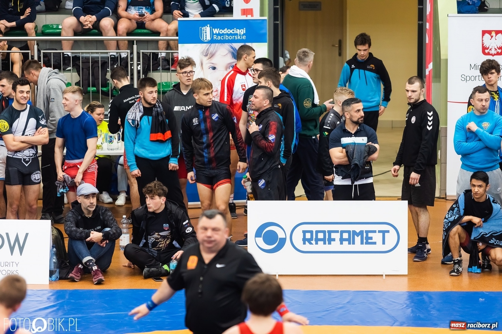 Zdjęcie w galerii na portalu naszraciborz.pl: W Arenie Rafako trwają Mistrzostwa Polski Juniorów w Zapasach wiadomości z regionu