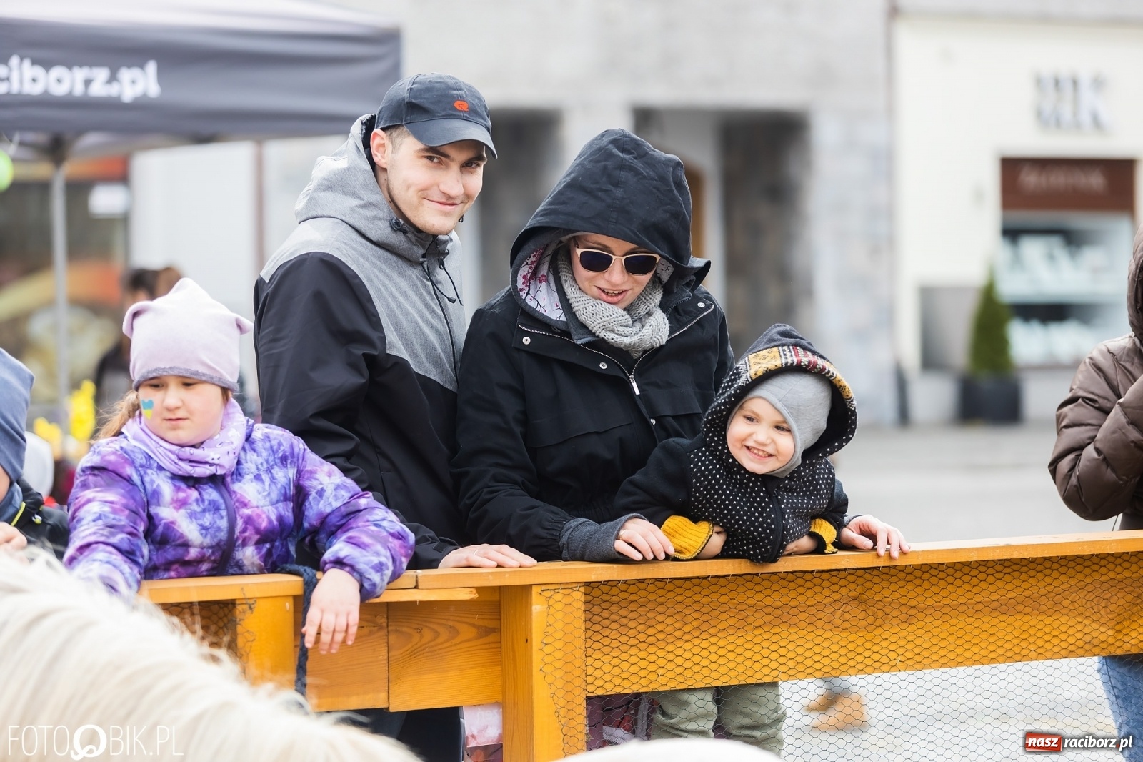 Zdjęcie w galerii na portalu naszraciborz.pl: Sobota na raciborskim jarmarku wielkanocnym [FOTO i WIDEO] wiadomości z regionu