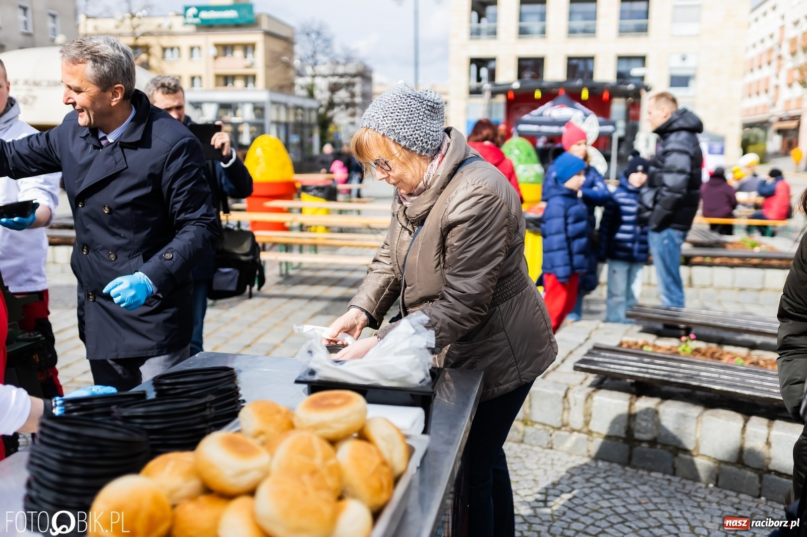 Zdjęcie w galerii na portalu naszraciborz.pl: Sobota na raciborskim jarmarku wielkanocnym [FOTO i WIDEO] wiadomości z regionu