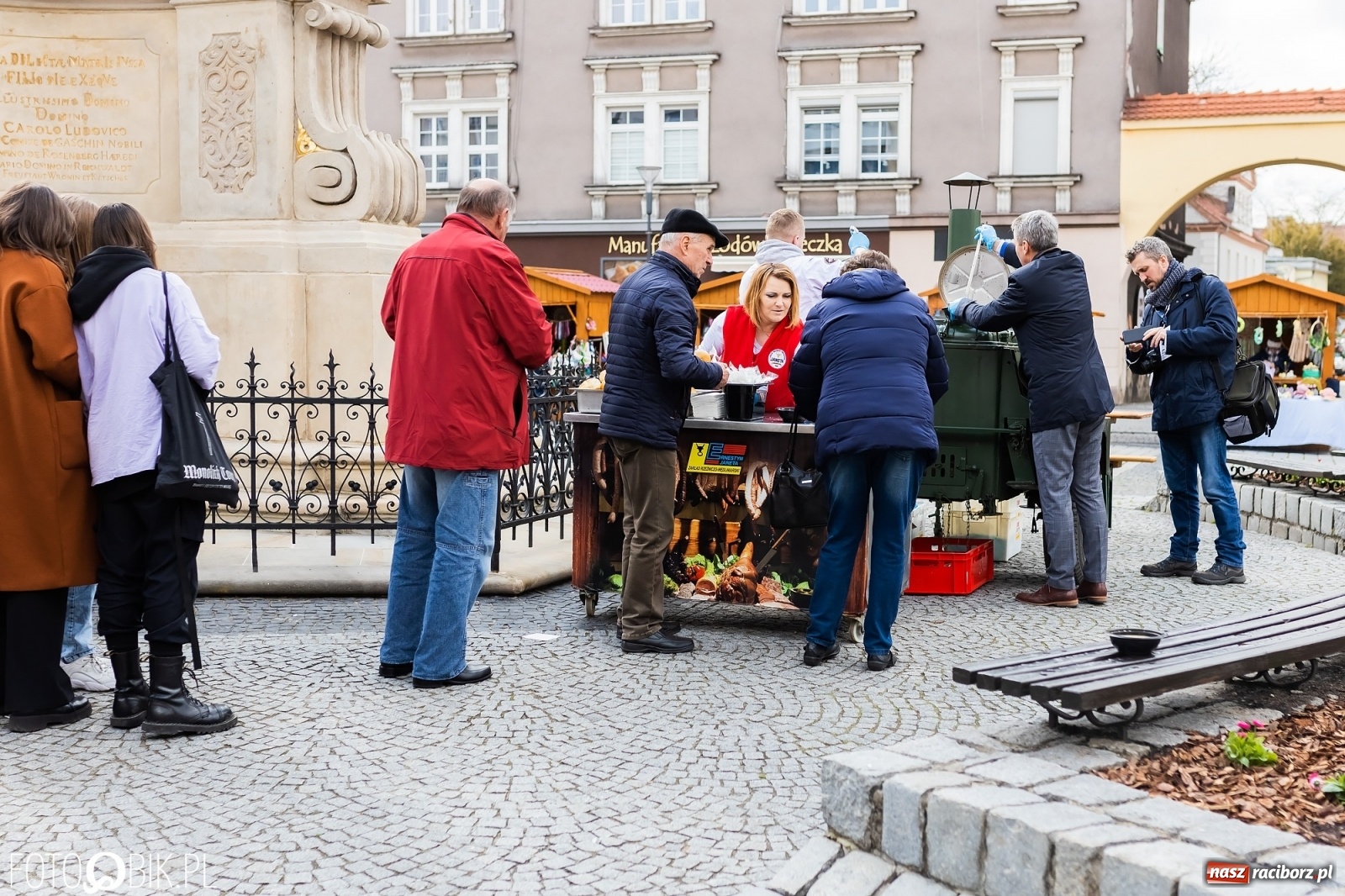 Zdjęcie w galerii na portalu naszraciborz.pl: Sobota na raciborskim jarmarku wielkanocnym [FOTO i WIDEO] wiadomości z regionu
