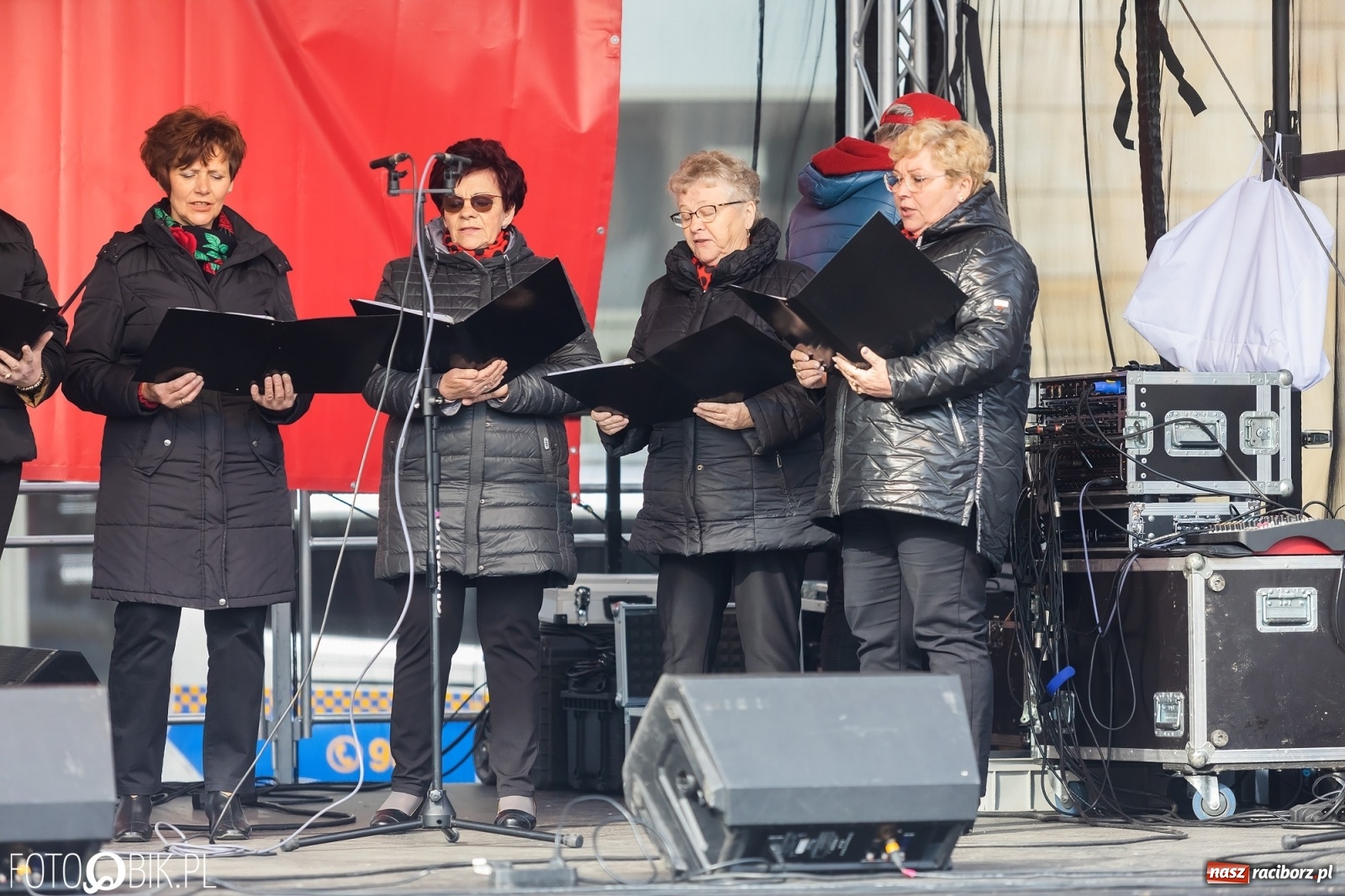 Zdjęcie w galerii na portalu naszraciborz.pl: Sobota na raciborskim jarmarku wielkanocnym [FOTO i WIDEO] wiadomości z regionu