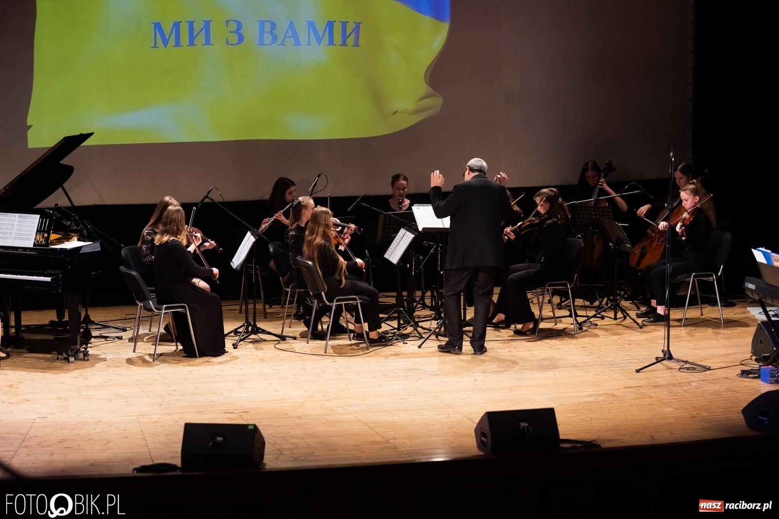 Zdjęcie w galerii na portalu naszraciborz.pl: Koncert dla Ukrainy w Raciborskim Centrum Kultury wiadomości z regionu