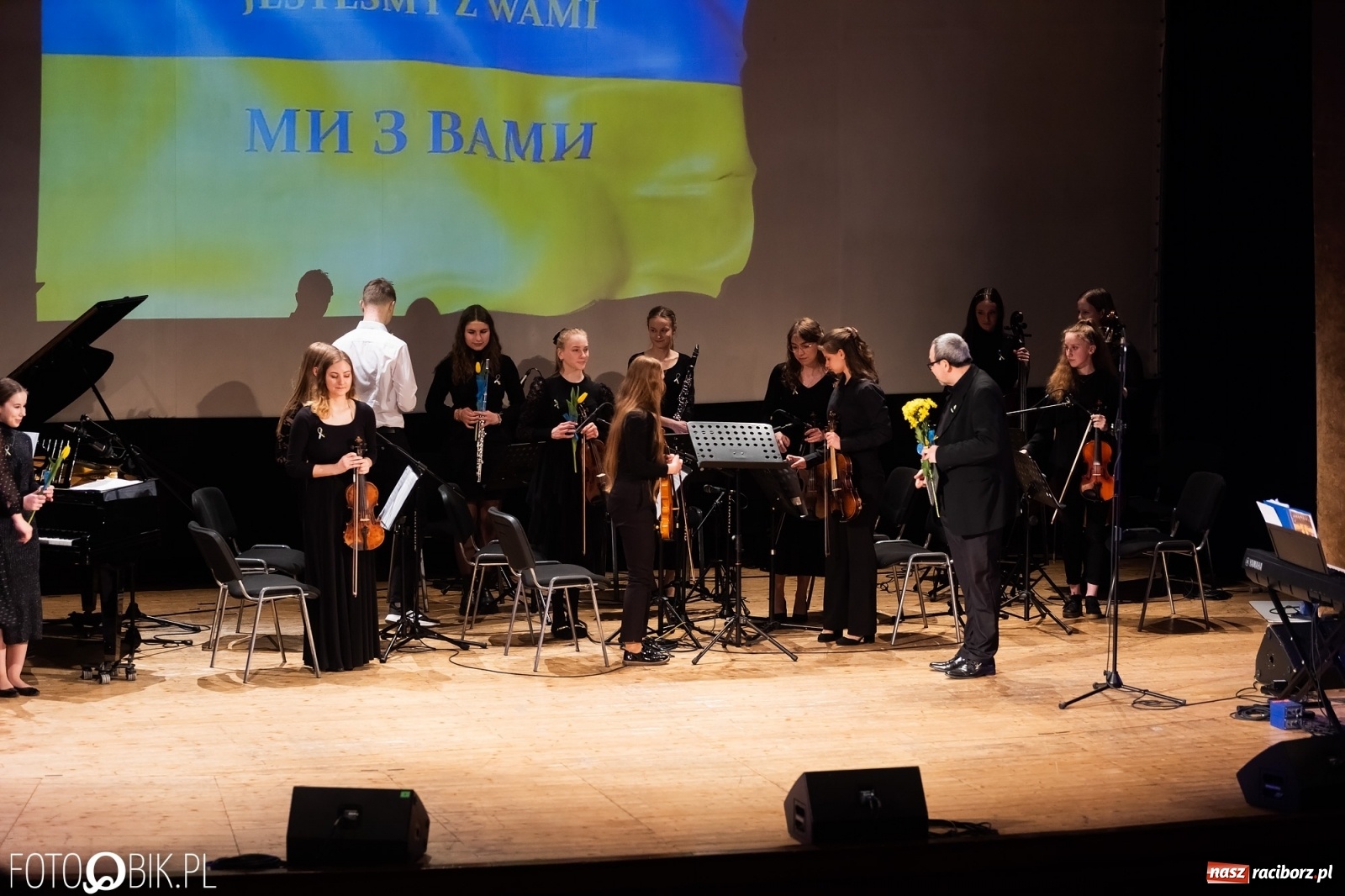 Zdjęcie w galerii na portalu naszraciborz.pl: Koncert dla Ukrainy w Raciborskim Centrum Kultury wiadomości z regionu