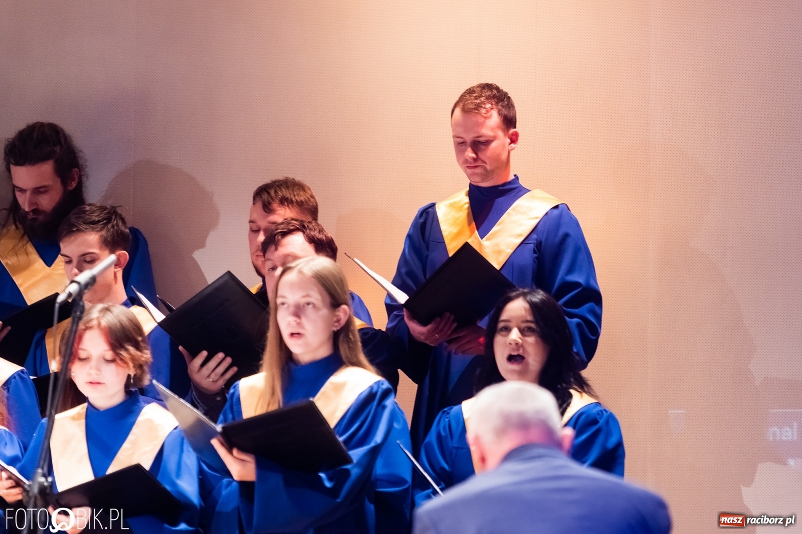 Zdjęcie w galerii na portalu naszraciborz.pl: Koncert dla Ukrainy w Raciborskim Centrum Kultury wiadomości z regionu