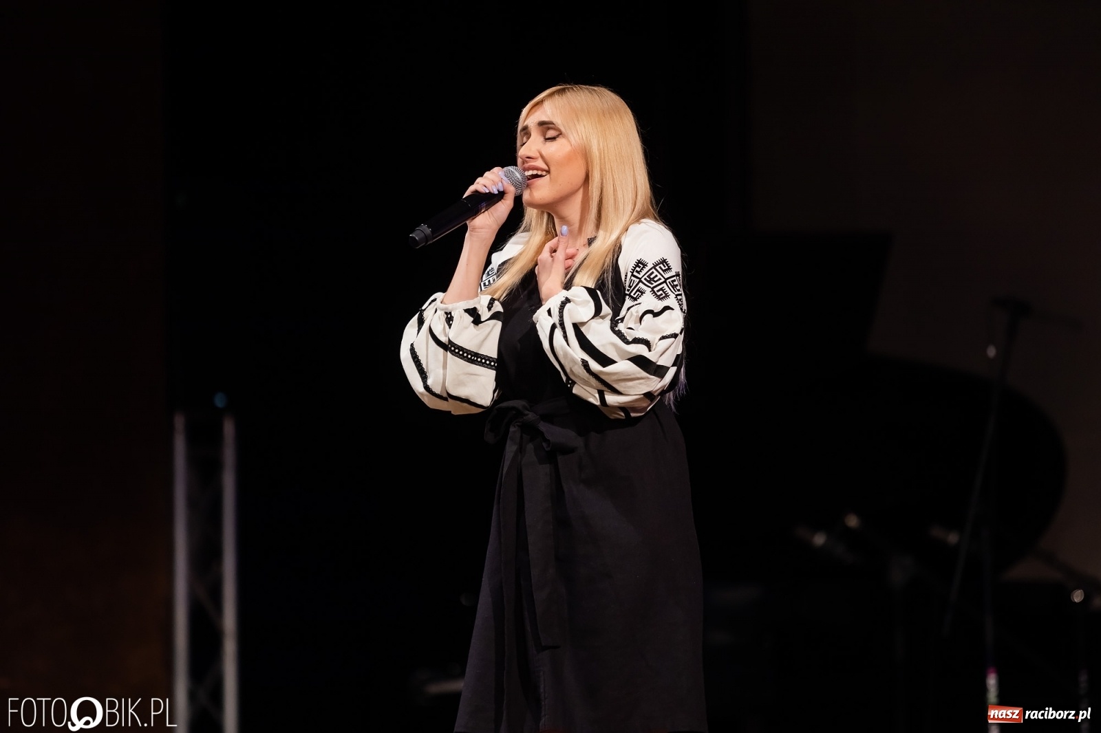 Zdjęcie w galerii na portalu naszraciborz.pl: Koncert dla Ukrainy w Raciborskim Centrum Kultury wiadomości z regionu