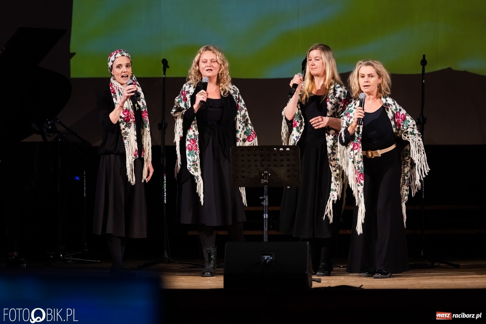 Zdjęcie w galerii na portalu naszraciborz.pl: Koncert dla Ukrainy w Raciborskim Centrum Kultury wiadomości z regionu