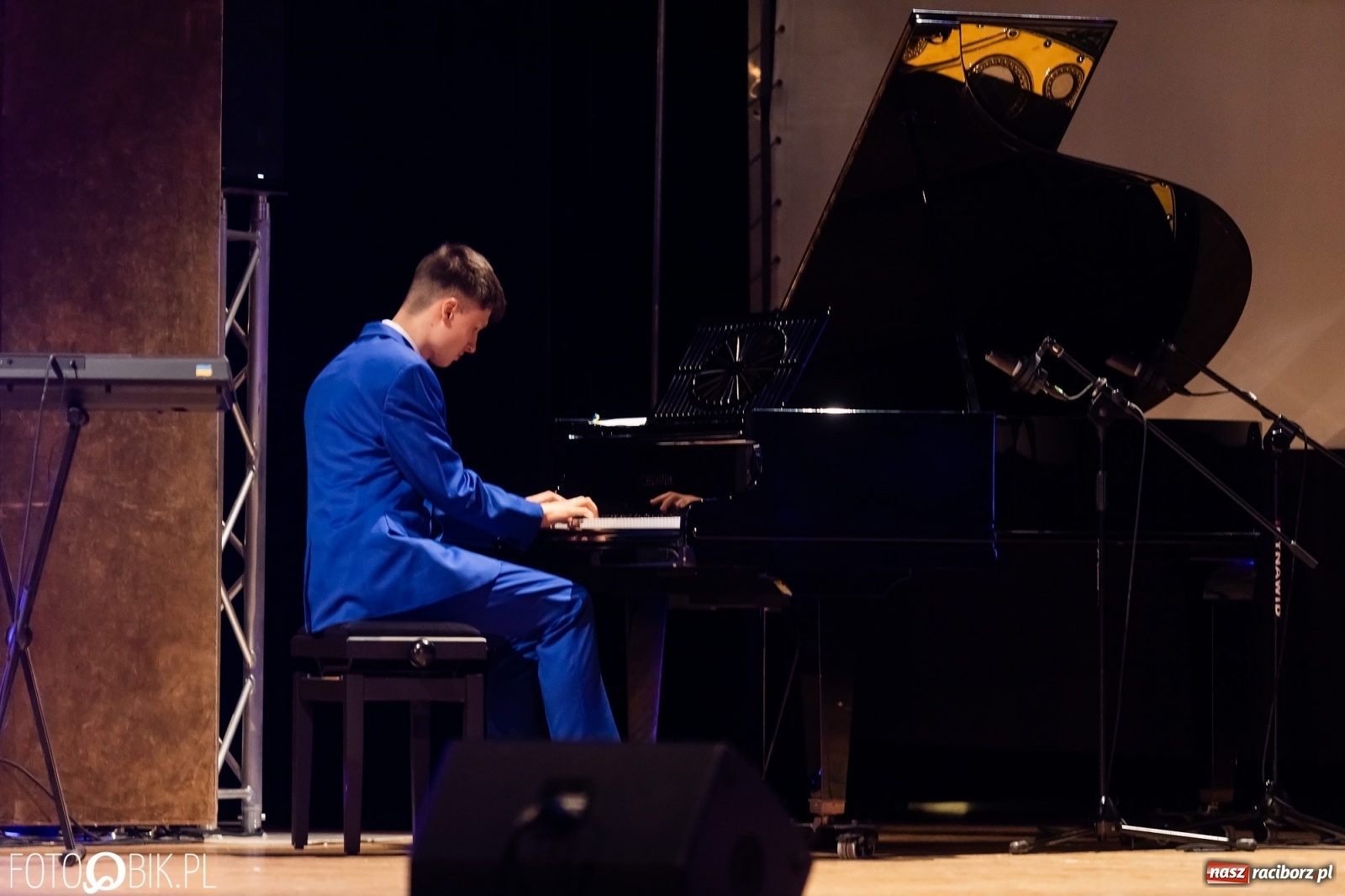 Zdjęcie w galerii na portalu naszraciborz.pl: Koncert dla Ukrainy w Raciborskim Centrum Kultury wiadomości z regionu