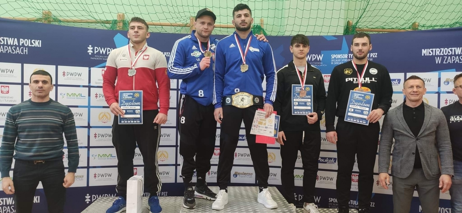 Zdjęcie w galerii na portalu naszraciborz.pl: Unia Racibórz wygrywa drużynowo zapaśniczy championat juniorów wiadomości z regionu