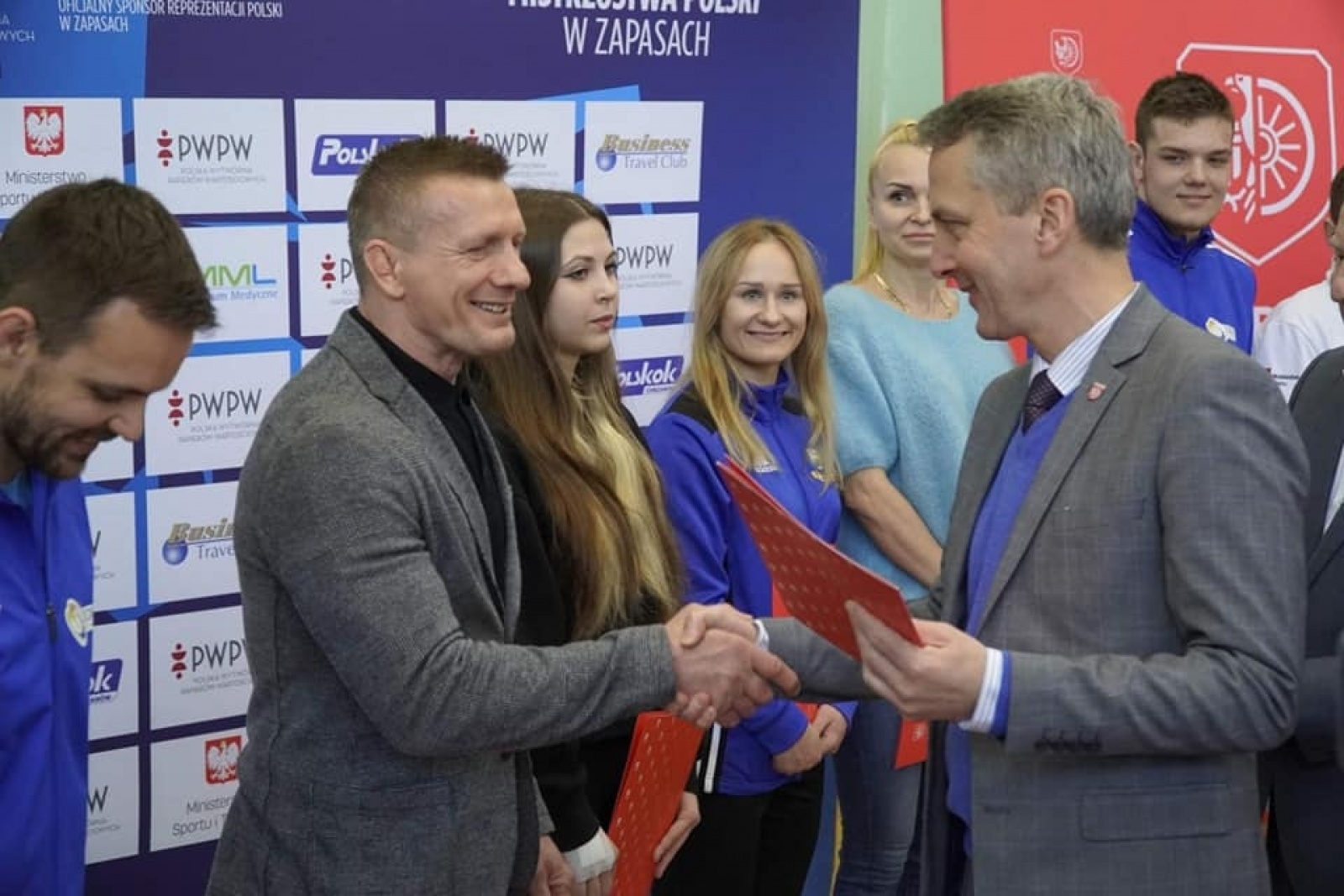 Zdjęcie w galerii na portalu naszraciborz.pl: Unia Racibórz wygrywa drużynowo zapaśniczy championat juniorów wiadomości z regionu