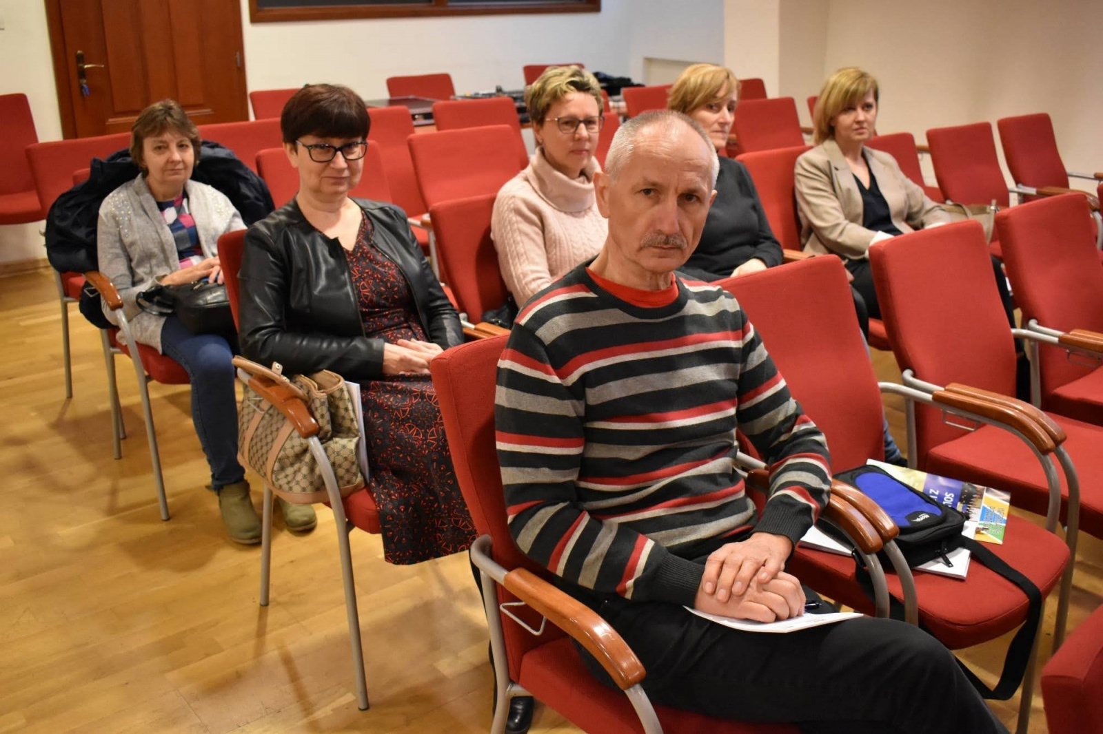Zdjęcie w galerii na portalu naszraciborz.pl: Na zamku odbyła się konferencja pt. Niewidzialni - sytuacja dorosłych osób z niepełnosprawnością wiadomości z regionu