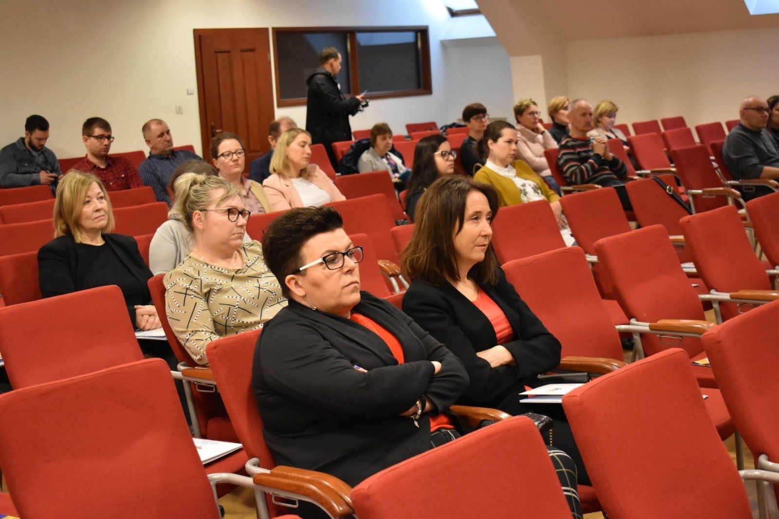 Zdjęcie w galerii na portalu naszraciborz.pl: Na zamku odbyła się konferencja pt. Niewidzialni - sytuacja dorosłych osób z niepełnosprawnością wiadomości z regionu