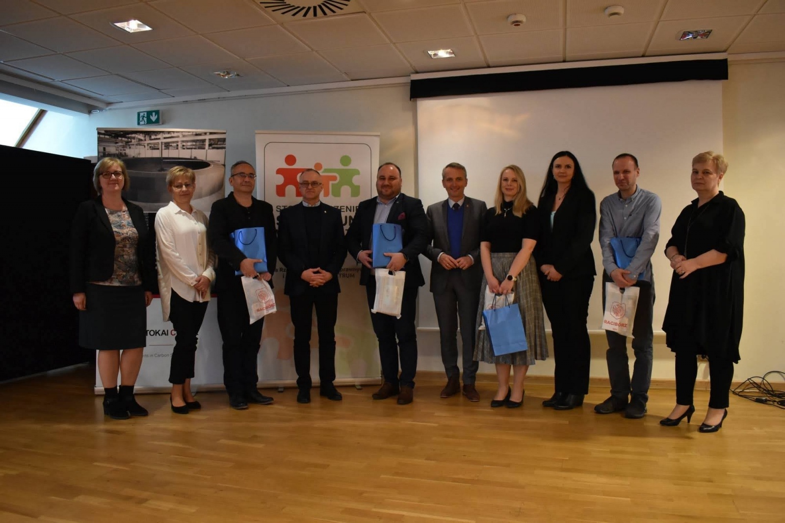 Zdjęcie w galerii na portalu naszraciborz.pl: Na zamku odbyła się konferencja pt. Niewidzialni - sytuacja dorosłych osób z niepełnosprawnością wiadomości z regionu