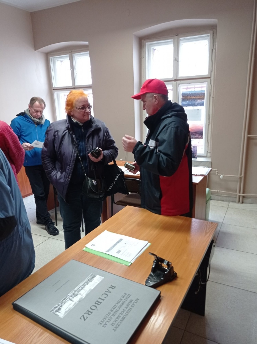 Zdjęcie w galerii na portalu naszraciborz.pl: Racibórz. Ruszył cykl spotkań z przewodnikiem miejskim wiadomości z regionu