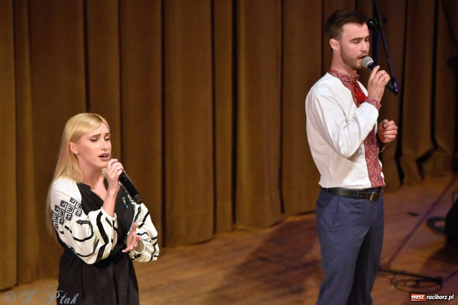 Zdjęcie w galerii na portalu naszraciborz.pl: Koncert dla Ukrainy i trwająca nadal zbiórka ze Stowarzyszeniem Pokolenie wiadomości z regionu