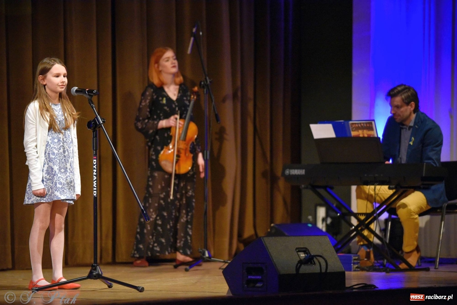 Zdjęcie w galerii na portalu naszraciborz.pl: Koncert dla Ukrainy i trwająca nadal zbiórka ze Stowarzyszeniem Pokolenie wiadomości z regionu