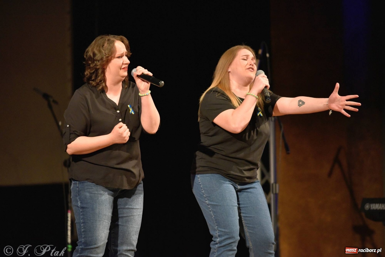 Zdjęcie w galerii na portalu naszraciborz.pl: Koncert dla Ukrainy i trwająca nadal zbiórka ze Stowarzyszeniem Pokolenie wiadomości z regionu