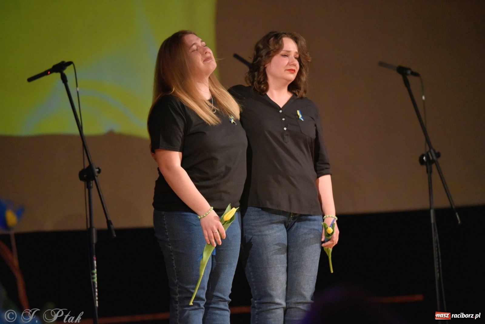 Zdjęcie w galerii na portalu naszraciborz.pl: Koncert dla Ukrainy i trwająca nadal zbiórka ze Stowarzyszeniem Pokolenie wiadomości z regionu
