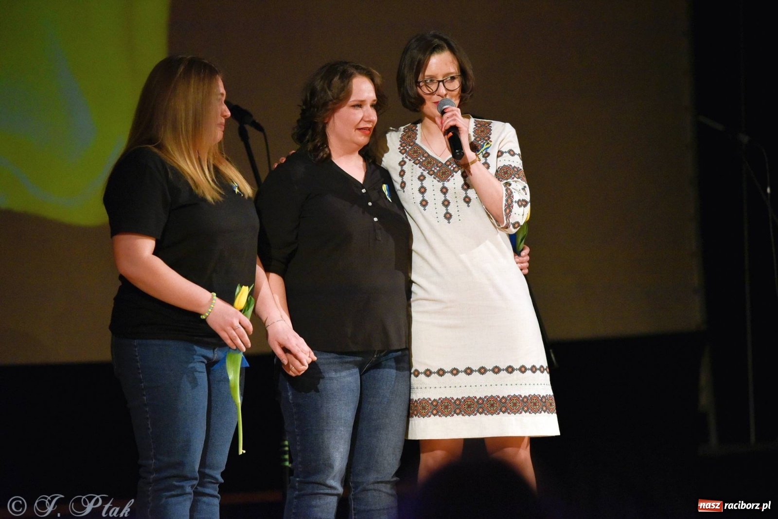 Zdjęcie w galerii na portalu naszraciborz.pl: Koncert dla Ukrainy i trwająca nadal zbiórka ze Stowarzyszeniem Pokolenie wiadomości z regionu