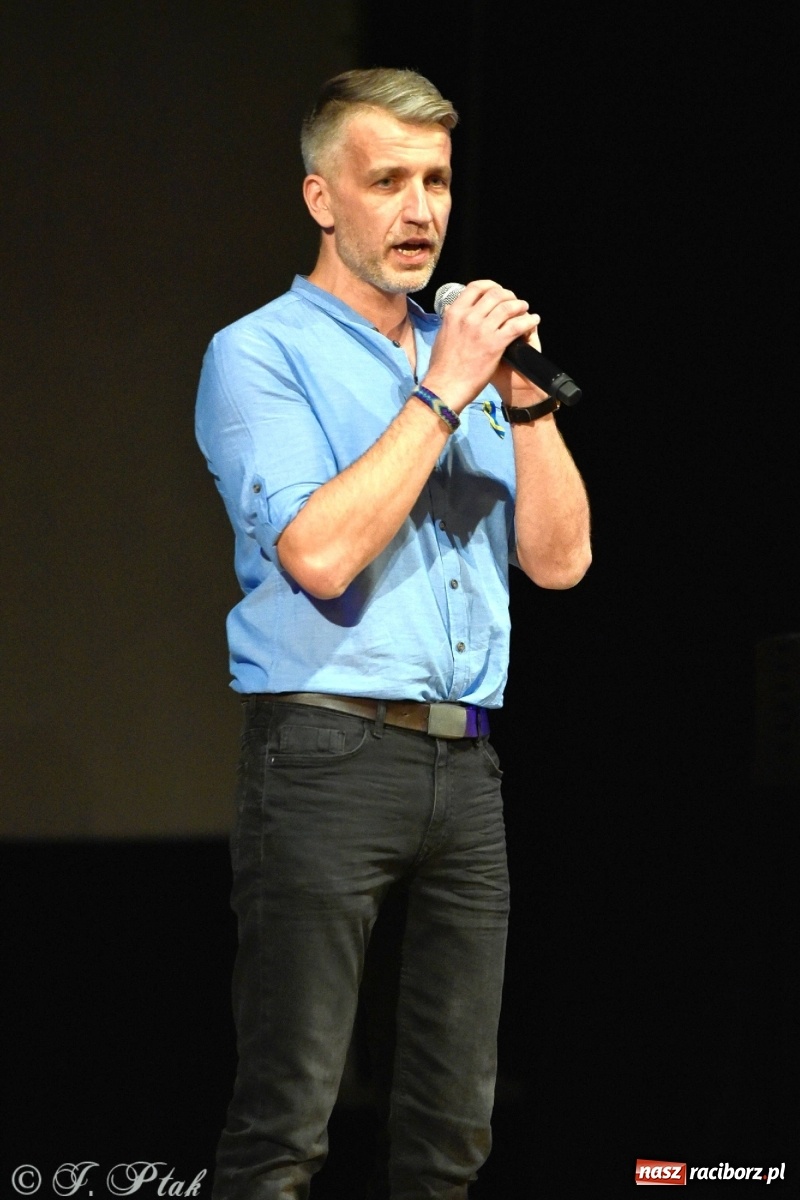Zdjęcie w galerii na portalu naszraciborz.pl: Koncert dla Ukrainy i trwająca nadal zbiórka ze Stowarzyszeniem Pokolenie wiadomości z regionu
