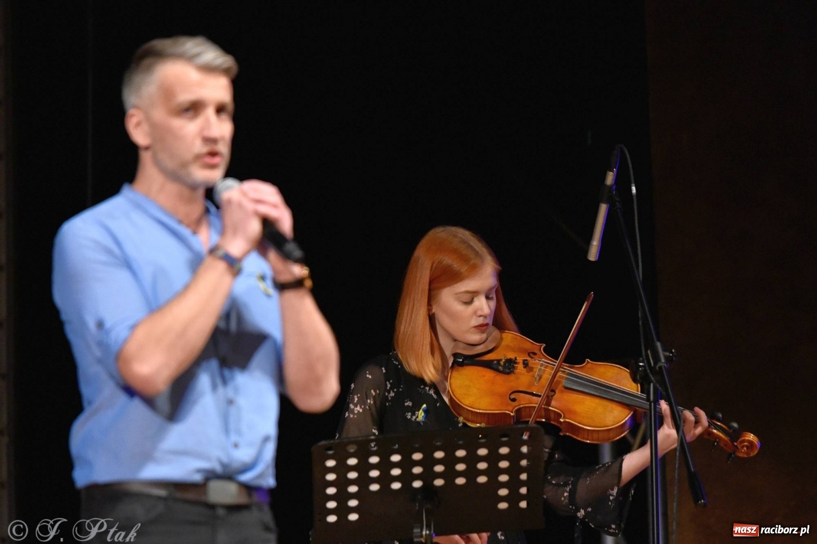 Zdjęcie w galerii na portalu naszraciborz.pl: Koncert dla Ukrainy i trwająca nadal zbiórka ze Stowarzyszeniem Pokolenie wiadomości z regionu