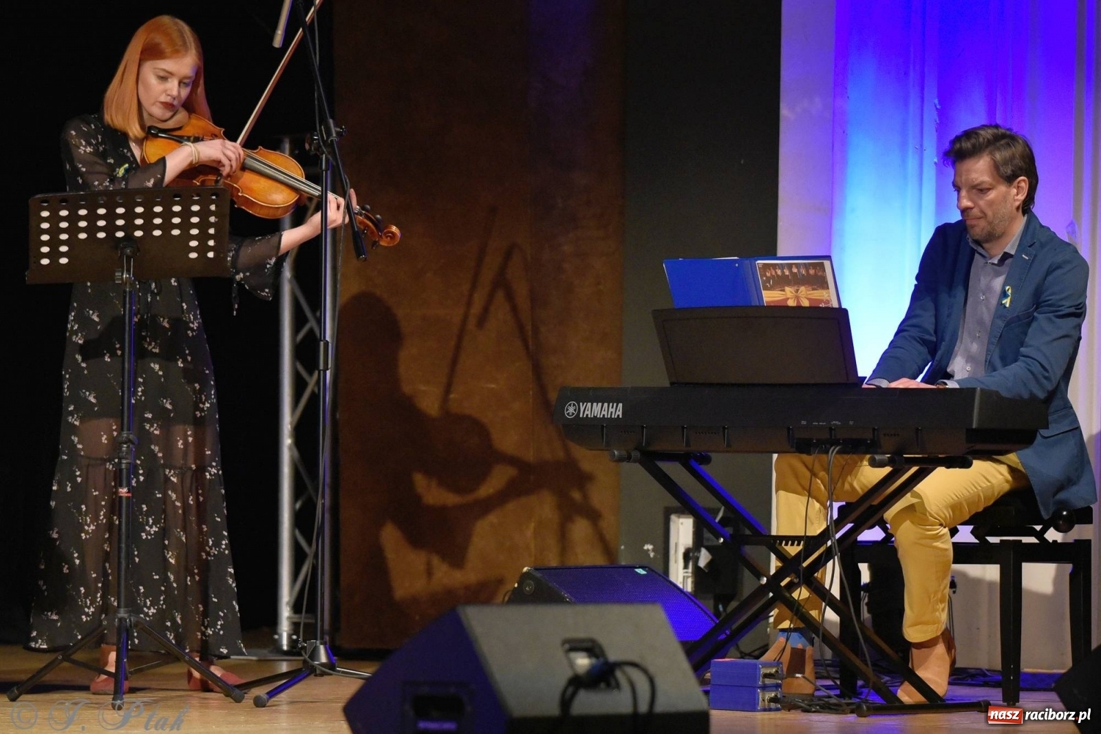 Zdjęcie w galerii na portalu naszraciborz.pl: Koncert dla Ukrainy i trwająca nadal zbiórka ze Stowarzyszeniem Pokolenie wiadomości z regionu