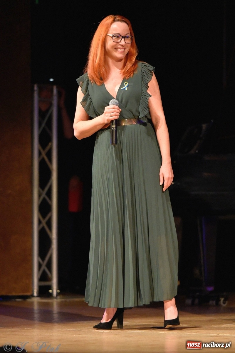 Zdjęcie w galerii na portalu naszraciborz.pl: Koncert dla Ukrainy i trwająca nadal zbiórka ze Stowarzyszeniem Pokolenie wiadomości z regionu