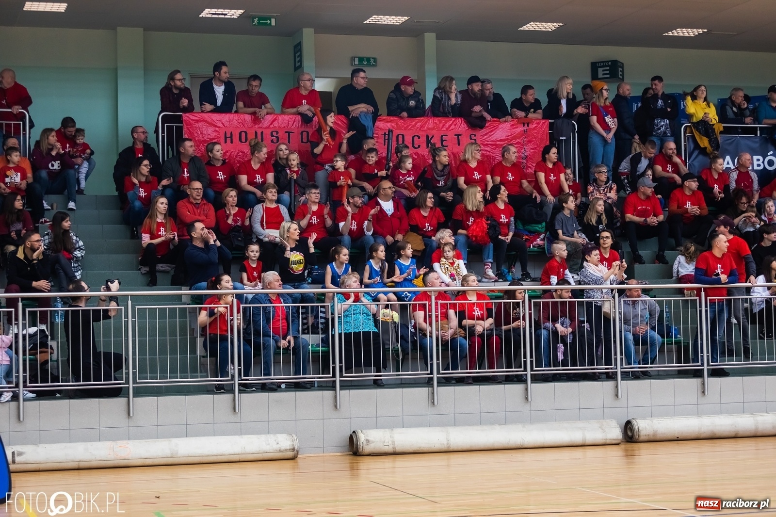 Zdjęcie w galerii na portalu naszraciborz.pl: Finał Konferencji Zachodniej Junior NBA w Arenie Rafako wiadomości z regionu