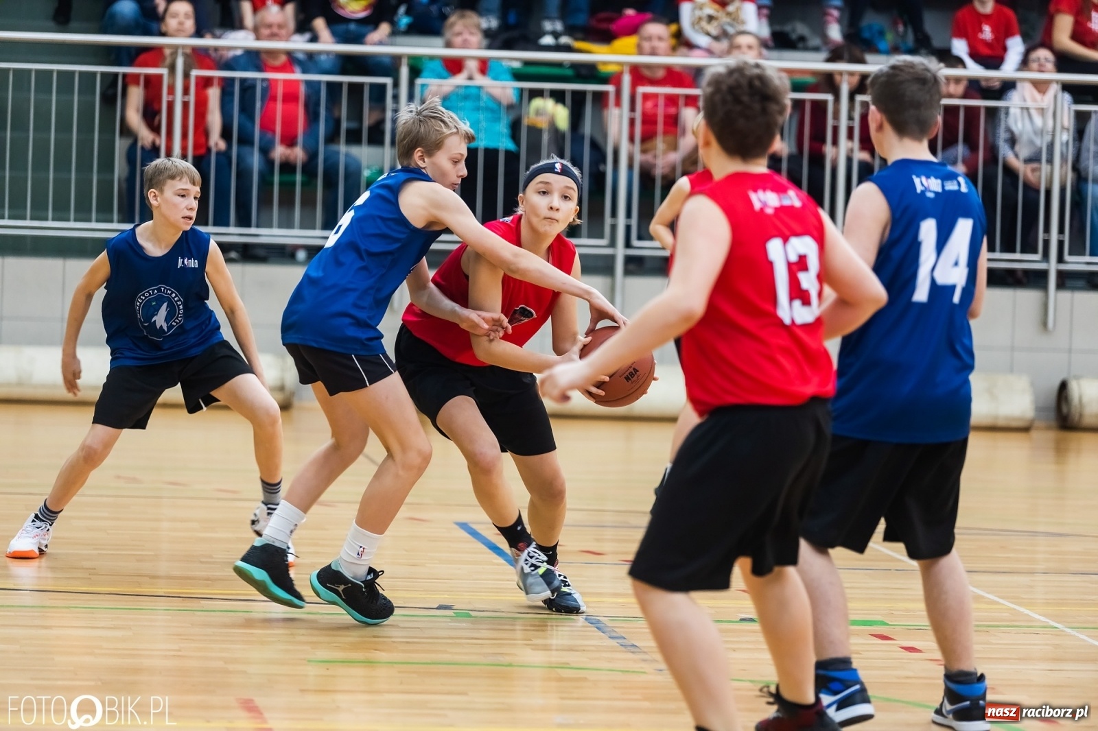 Zdjęcie w galerii na portalu naszraciborz.pl: Finał Konferencji Zachodniej Junior NBA w Arenie Rafako wiadomości z regionu