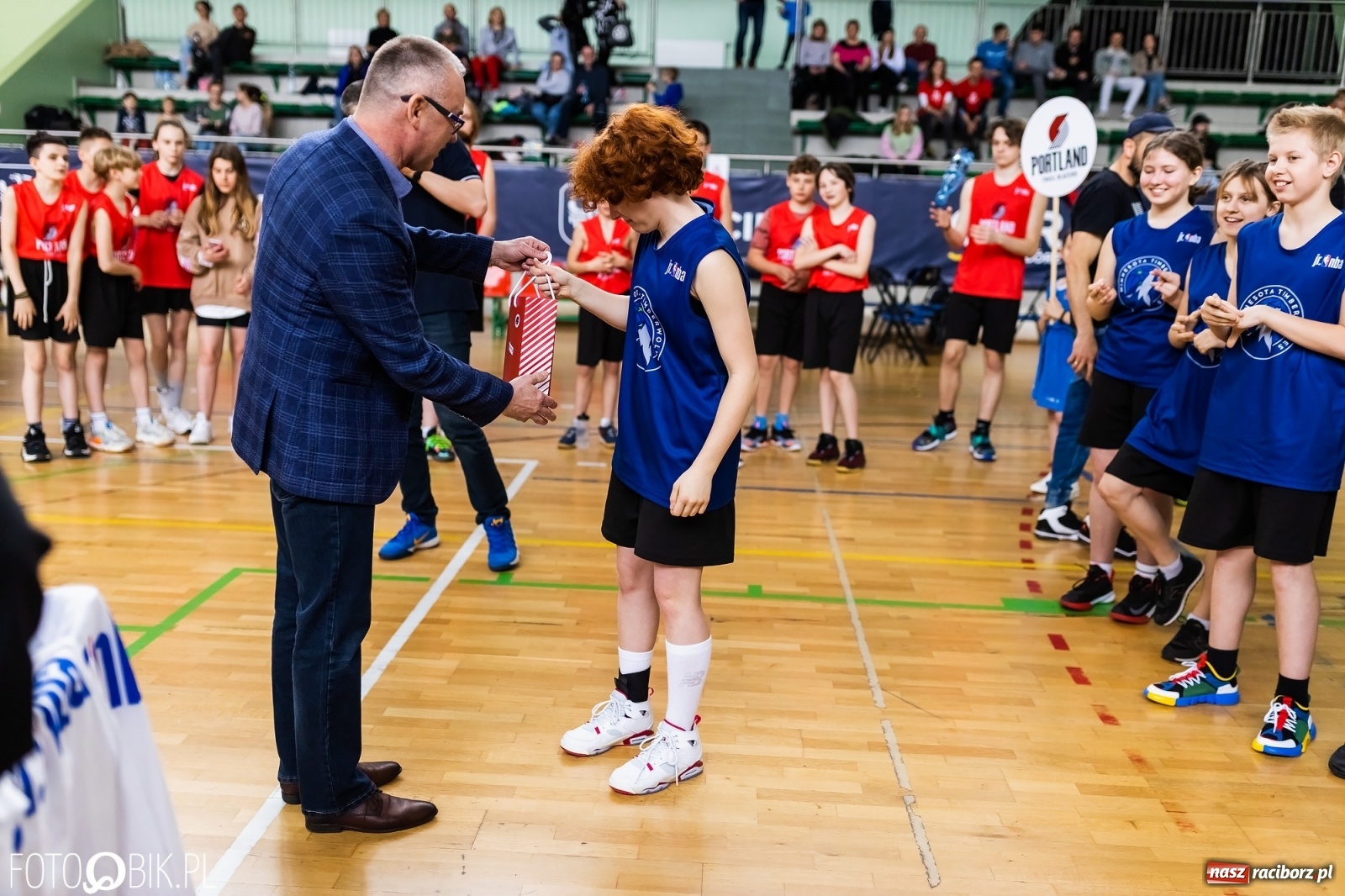 Zdjęcie w galerii na portalu naszraciborz.pl: Finał Konferencji Zachodniej Junior NBA w Arenie Rafako wiadomości z regionu