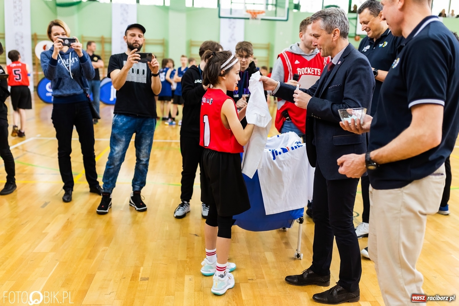 Zdjęcie w galerii na portalu naszraciborz.pl: Finał Konferencji Zachodniej Junior NBA w Arenie Rafako wiadomości z regionu