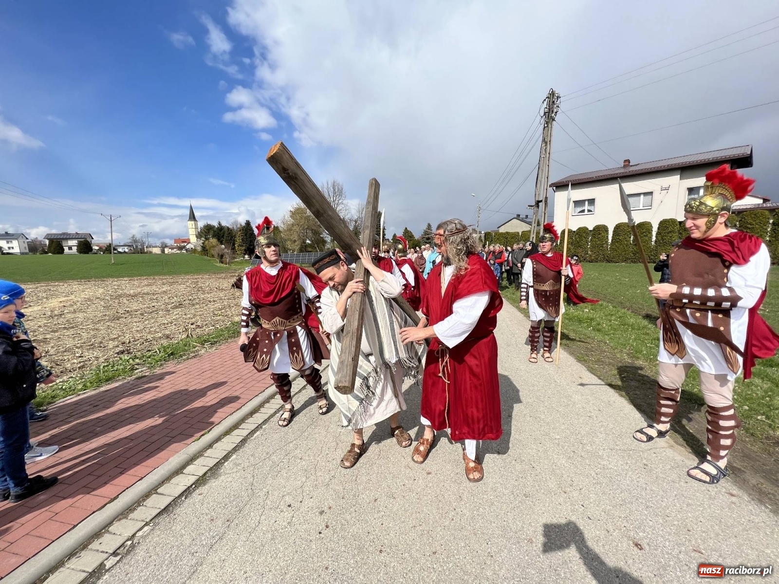 Zdjęcie w galerii na portalu naszraciborz.pl: Misterium Męki Pańskiej w Krzyżanowicach [FOTO i WIDEO] wiadomości z regionu