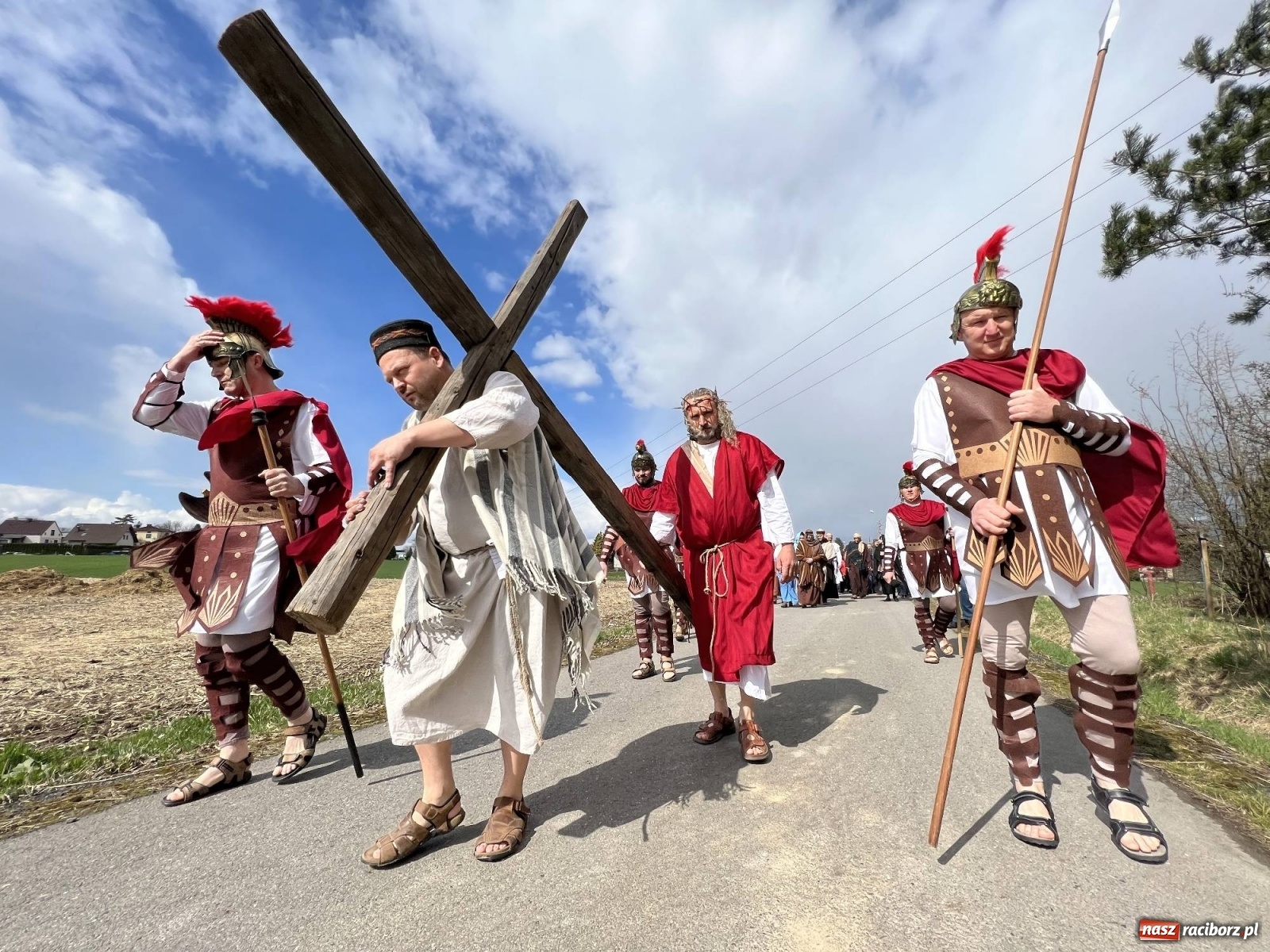 Zdjęcie w galerii na portalu naszraciborz.pl: Misterium Męki Pańskiej w Krzyżanowicach [FOTO i WIDEO] wiadomości z regionu