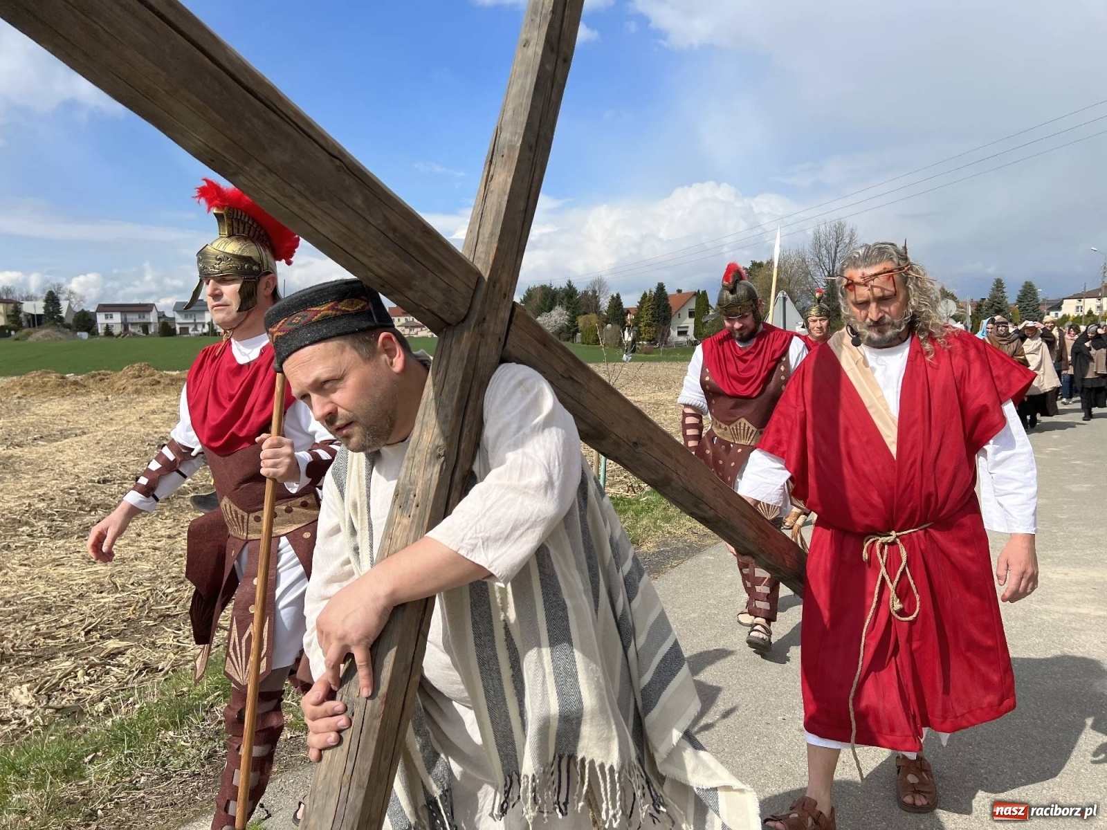 Zdjęcie w galerii na portalu naszraciborz.pl: Misterium Męki Pańskiej w Krzyżanowicach [FOTO i WIDEO] wiadomości z regionu