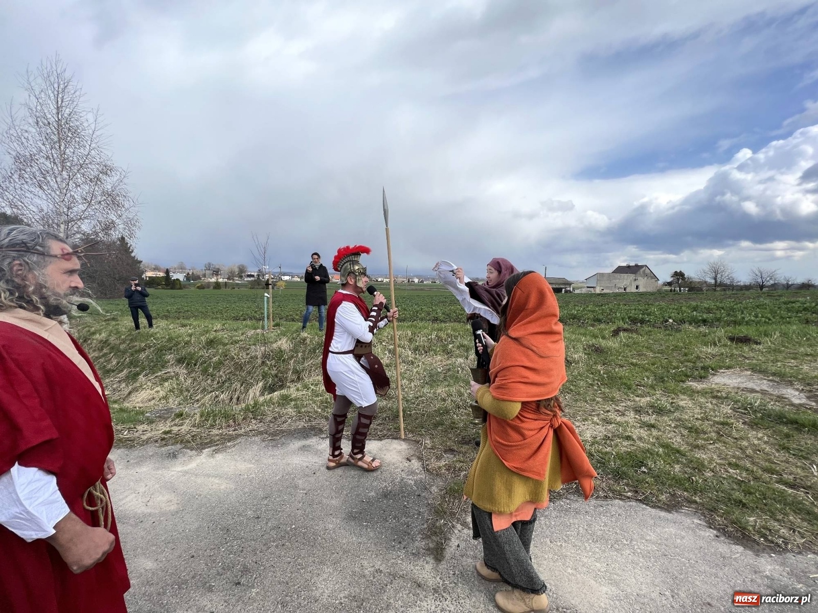 Zdjęcie w galerii na portalu naszraciborz.pl: Misterium Męki Pańskiej w Krzyżanowicach [FOTO i WIDEO] wiadomości z regionu