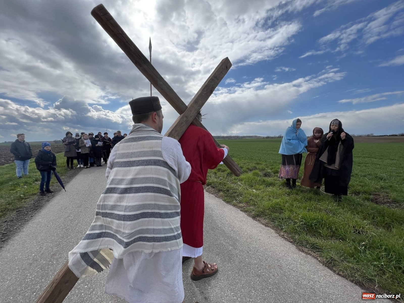 Zdjęcie w galerii na portalu naszraciborz.pl: Misterium Męki Pańskiej w Krzyżanowicach [FOTO i WIDEO] wiadomości z regionu