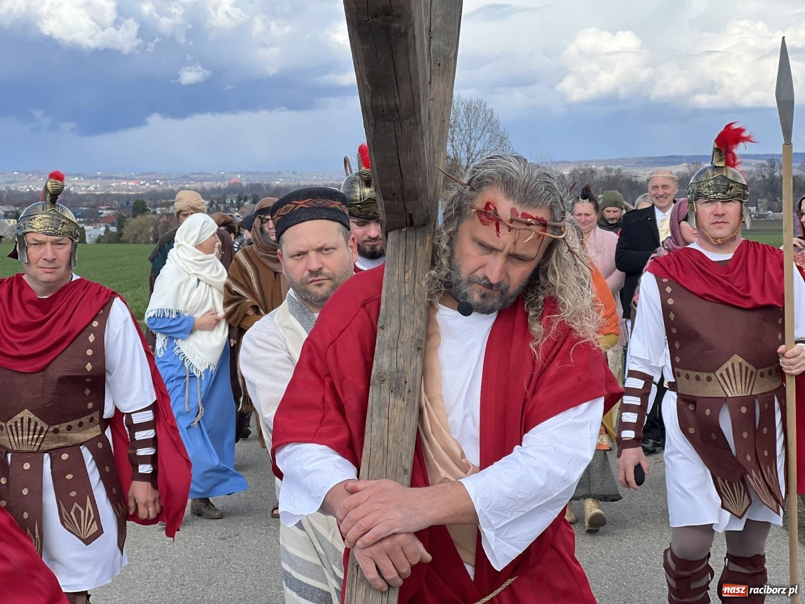 Zdjęcie w galerii na portalu naszraciborz.pl: Misterium Męki Pańskiej w Krzyżanowicach [FOTO i WIDEO] wiadomości z regionu