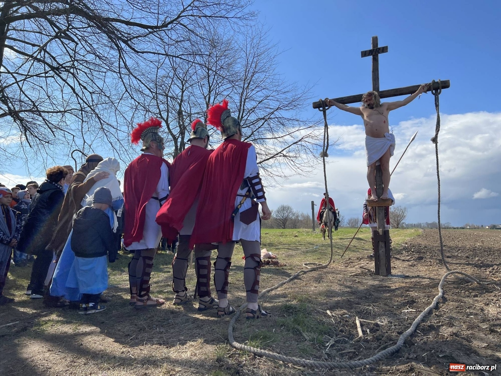 Zdjęcie w galerii na portalu naszraciborz.pl: Misterium Męki Pańskiej w Krzyżanowicach [FOTO i WIDEO] wiadomości z regionu