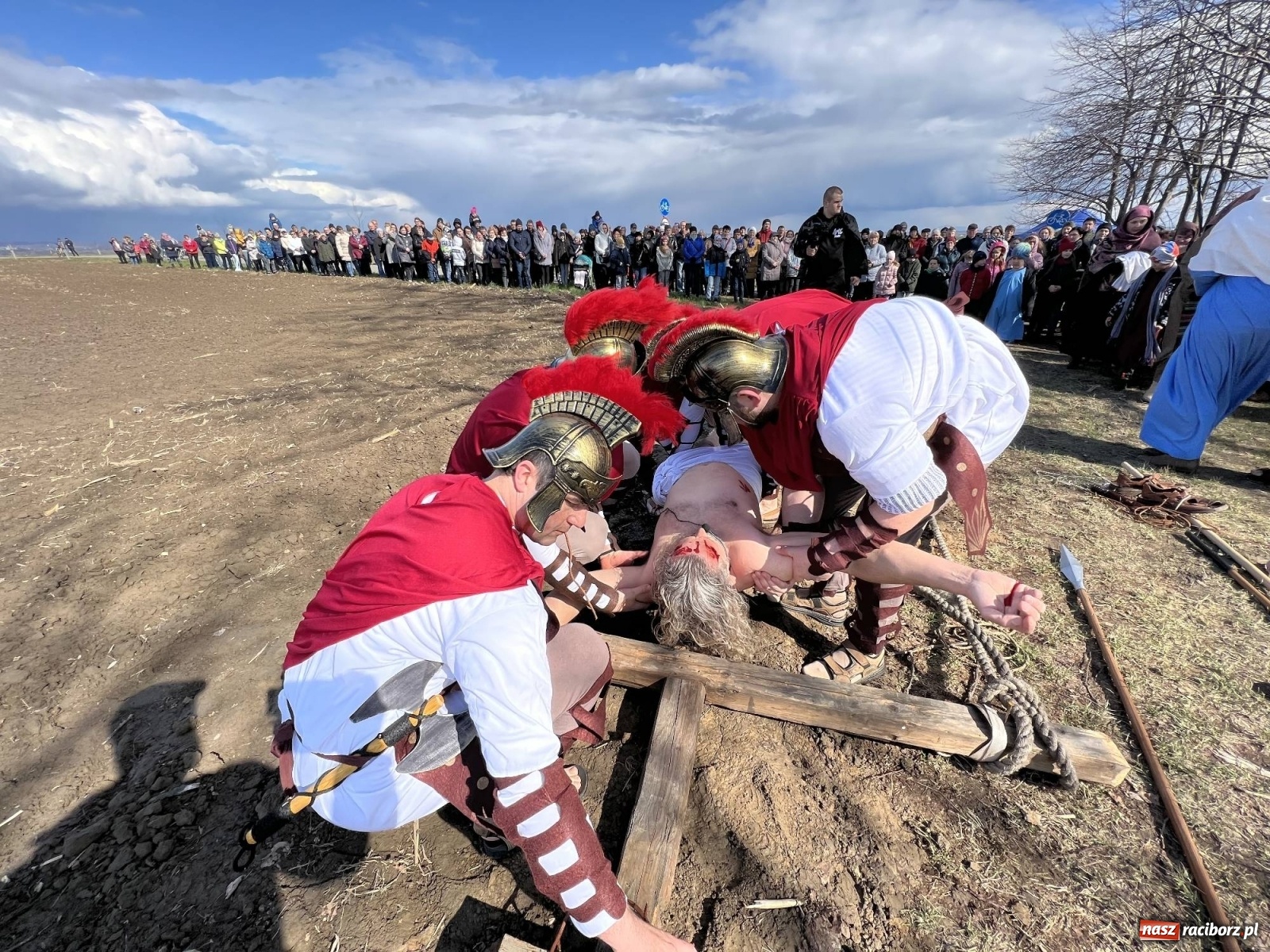 Zdjęcie w galerii na portalu naszraciborz.pl: Misterium Męki Pańskiej w Krzyżanowicach [FOTO i WIDEO] wiadomości z regionu