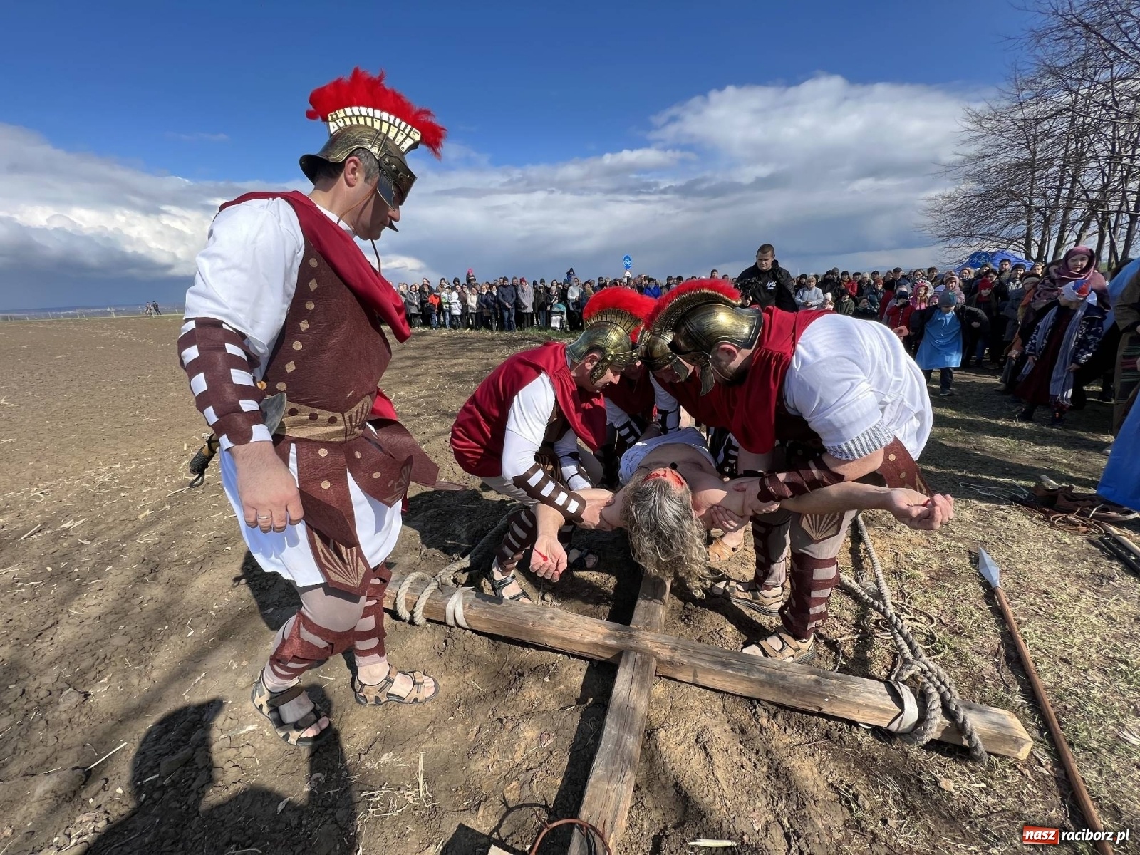 Zdjęcie w galerii na portalu naszraciborz.pl: Misterium Męki Pańskiej w Krzyżanowicach [FOTO i WIDEO] wiadomości z regionu