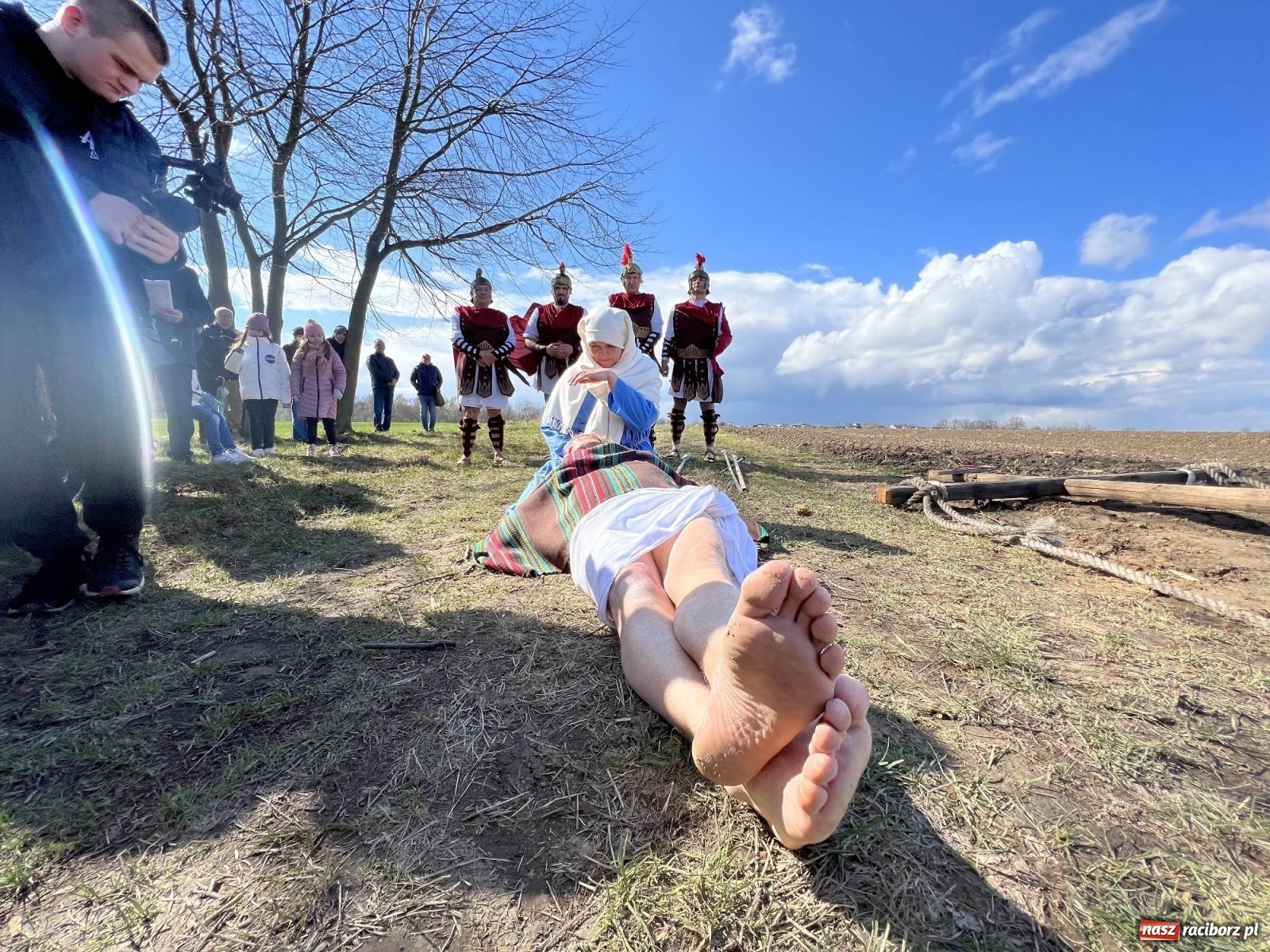 Zdjęcie w galerii na portalu naszraciborz.pl: Misterium Męki Pańskiej w Krzyżanowicach [FOTO i WIDEO] wiadomości z regionu