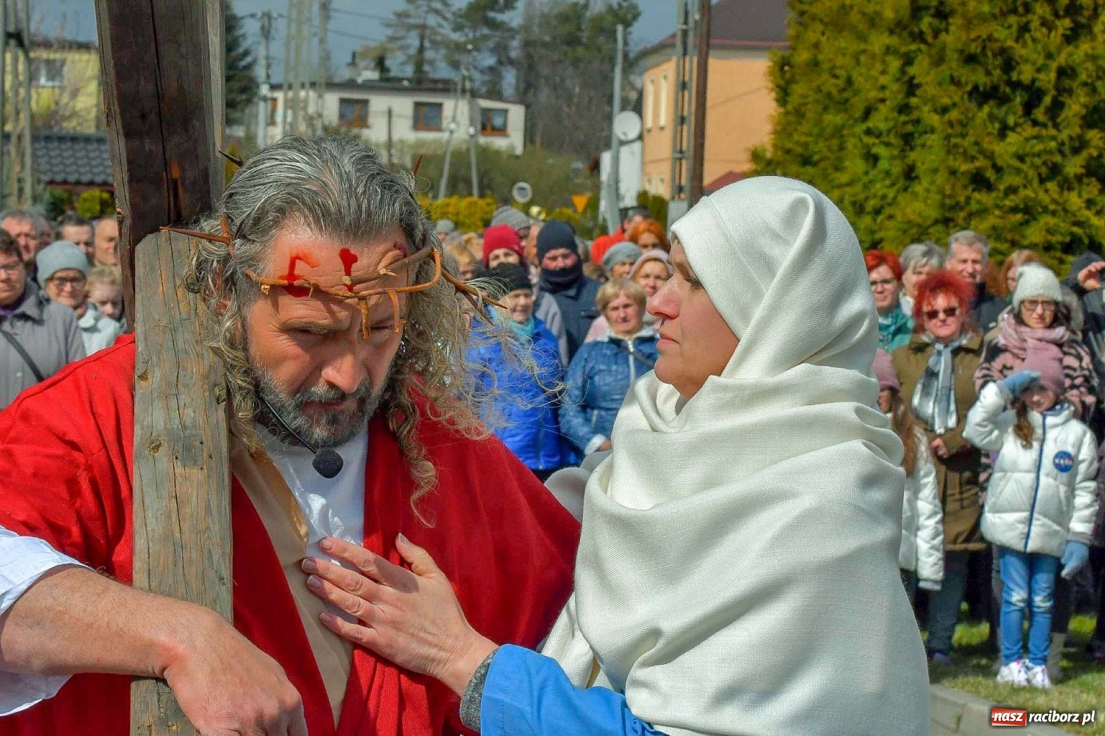 Zdjęcie w galerii na portalu naszraciborz.pl: Misterium Męki Pańskiej w Krzyżanowicach [FOTO i WIDEO] wiadomości z regionu