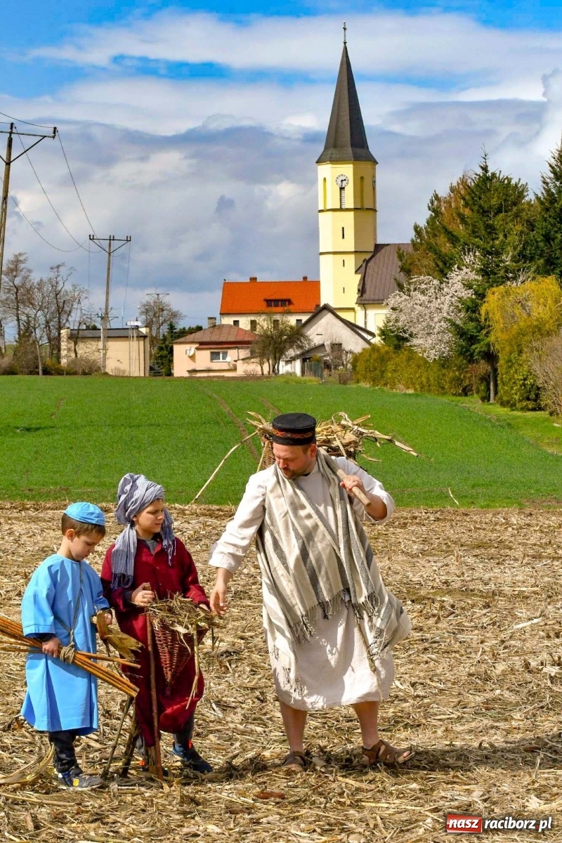 Zdjęcie w galerii na portalu naszraciborz.pl: Misterium Męki Pańskiej w Krzyżanowicach [FOTO i WIDEO] wiadomości z regionu
