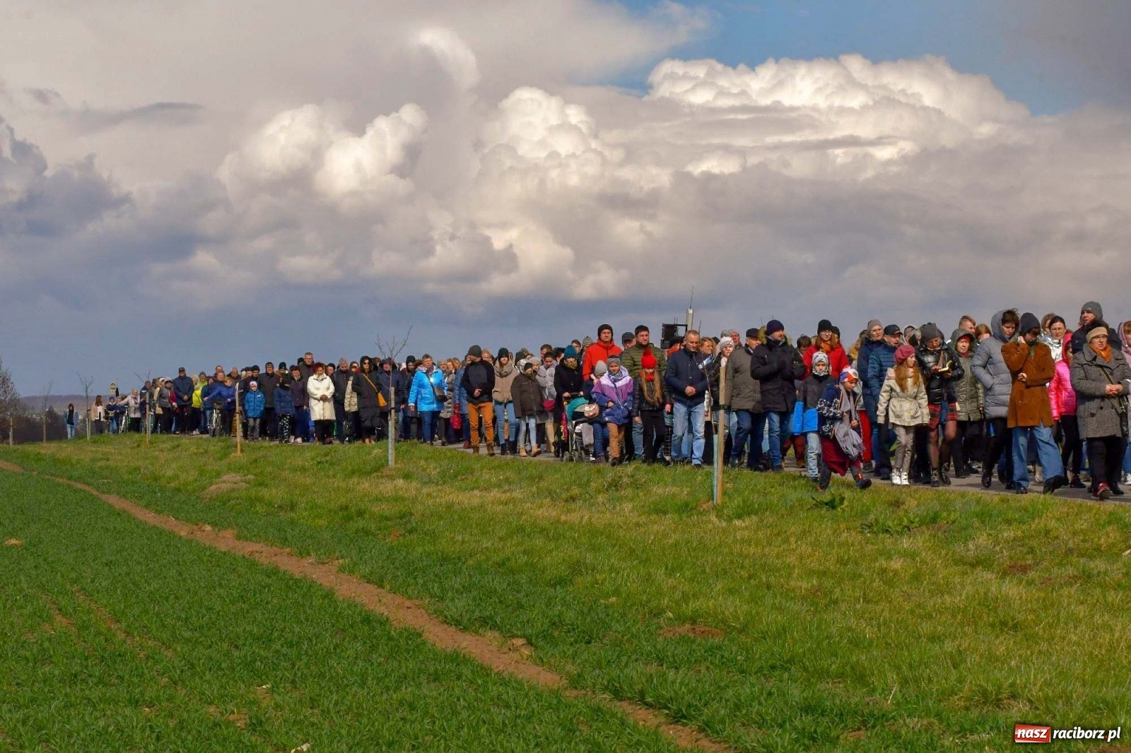 Zdjęcie w galerii na portalu naszraciborz.pl: Misterium Męki Pańskiej w Krzyżanowicach [FOTO i WIDEO] wiadomości z regionu