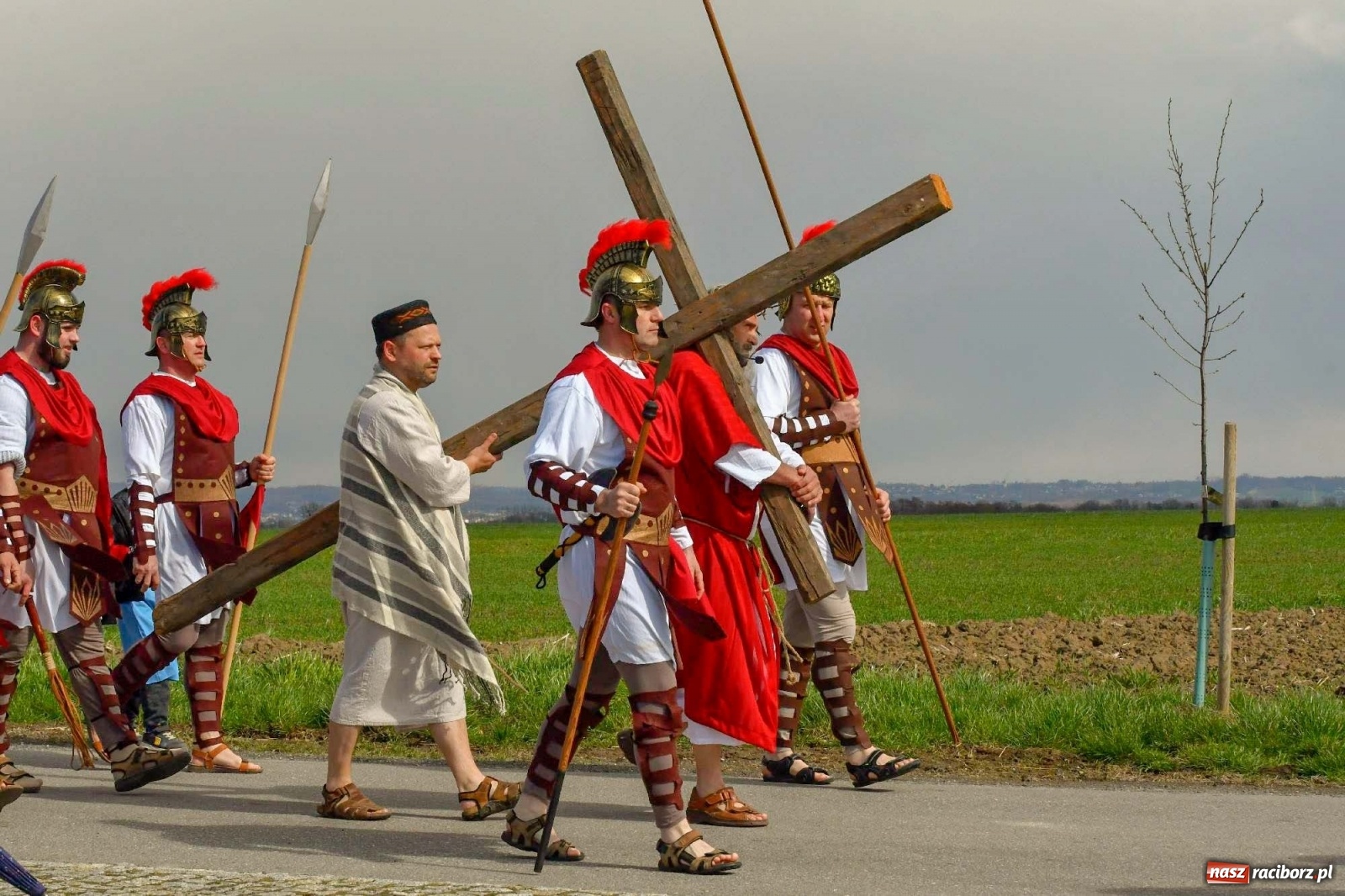 Zdjęcie w galerii na portalu naszraciborz.pl: Misterium Męki Pańskiej w Krzyżanowicach [FOTO i WIDEO] wiadomości z regionu