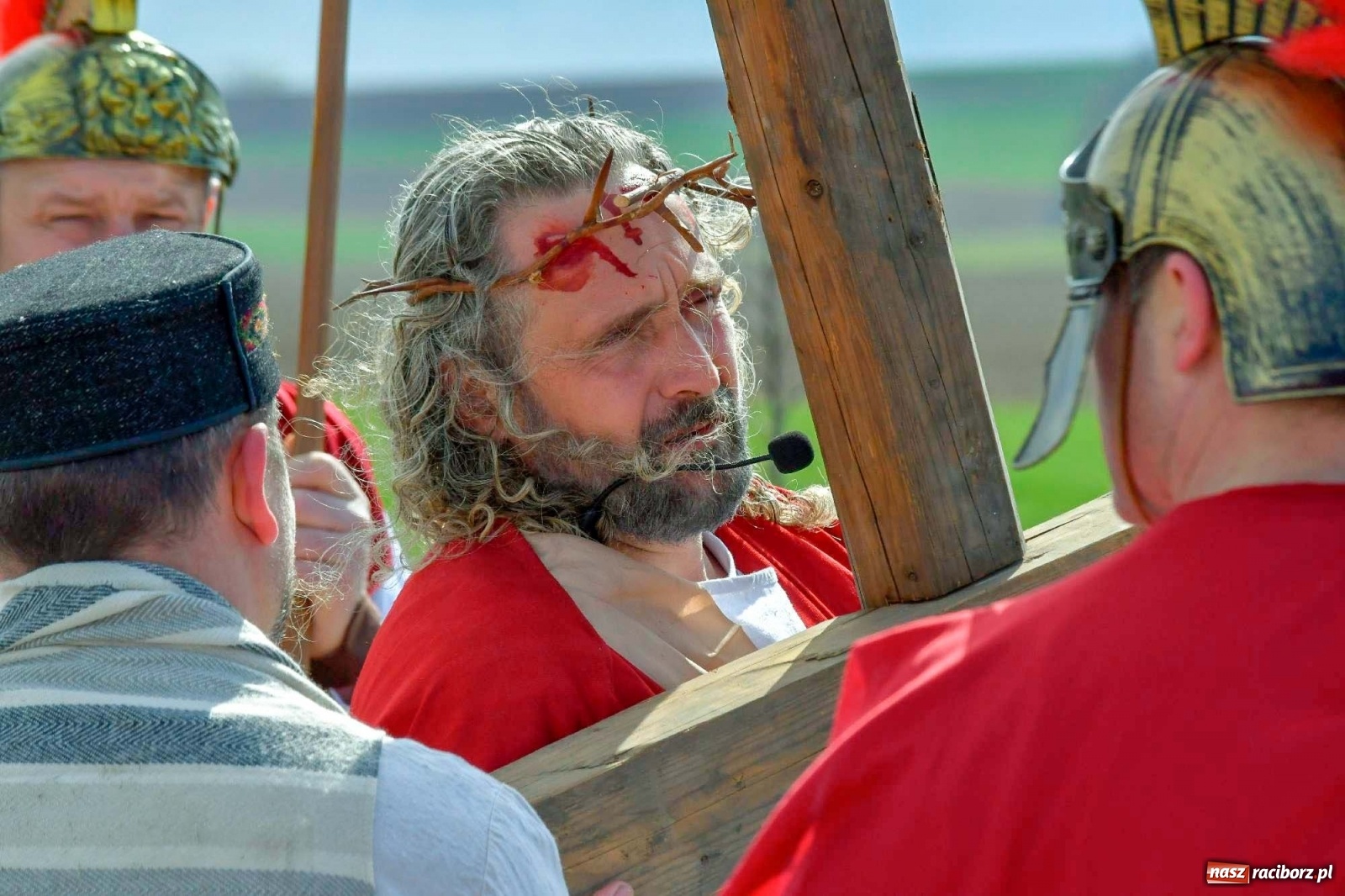 Zdjęcie w galerii na portalu naszraciborz.pl: Misterium Męki Pańskiej w Krzyżanowicach [FOTO i WIDEO] wiadomości z regionu