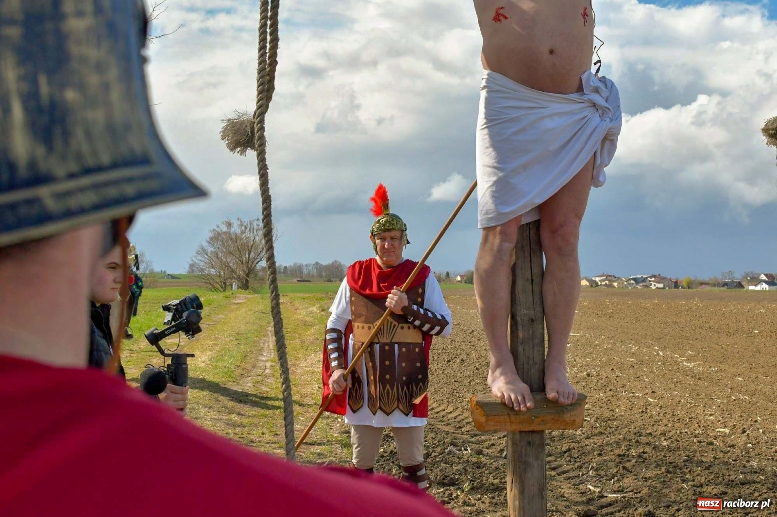Zdjęcie w galerii na portalu naszraciborz.pl: Misterium Męki Pańskiej w Krzyżanowicach [FOTO i WIDEO] wiadomości z regionu