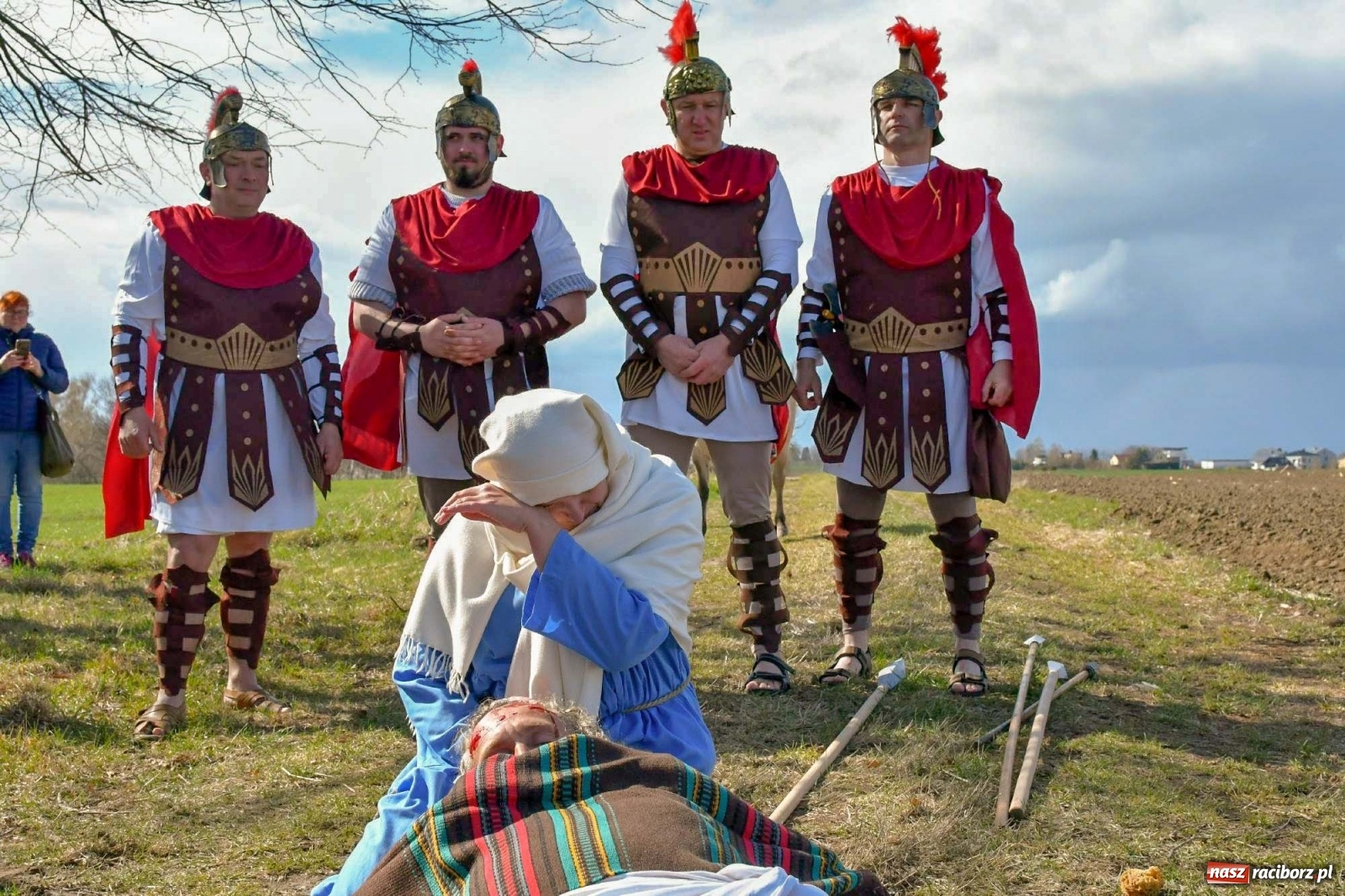 Zdjęcie w galerii na portalu naszraciborz.pl: Misterium Męki Pańskiej w Krzyżanowicach [FOTO i WIDEO] wiadomości z regionu