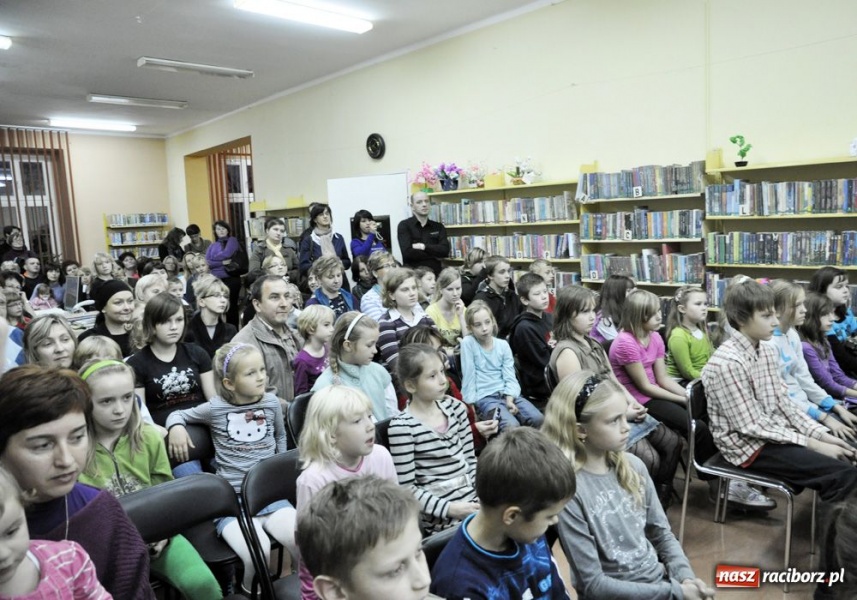 Zdjęcie w galerii na portalu naszraciborz.pl: Skrzaty, strzygi, czarodzieje czyli... wiadomości z regionu