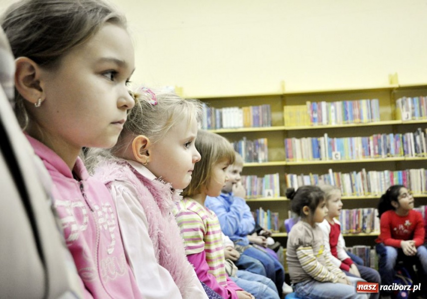 Zdjęcie w galerii na portalu naszraciborz.pl: Skrzaty, strzygi, czarodzieje czyli... wiadomości z regionu