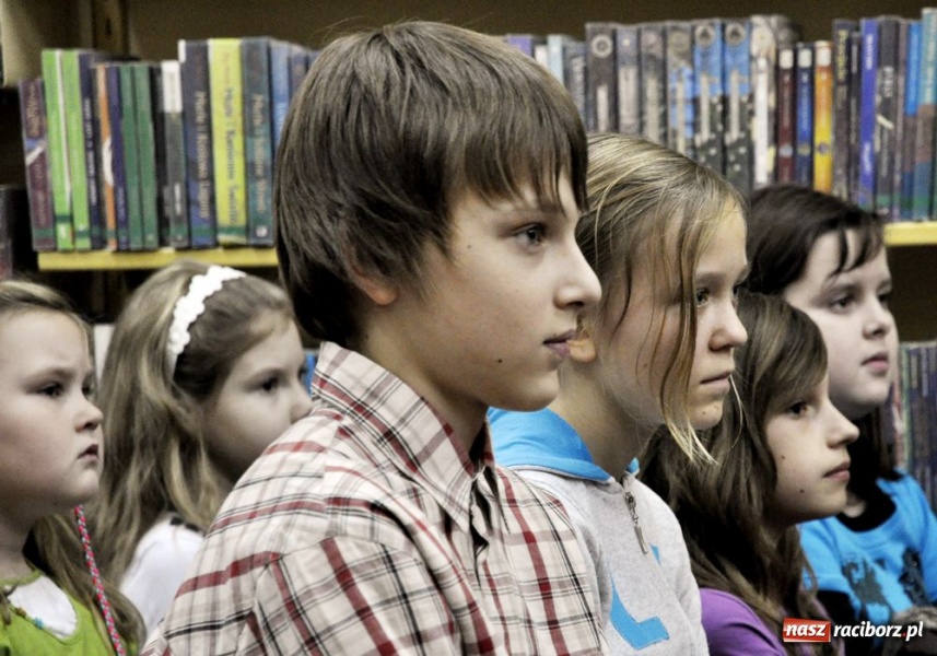 Zdjęcie w galerii na portalu naszraciborz.pl: Skrzaty, strzygi, czarodzieje czyli... wiadomości z regionu